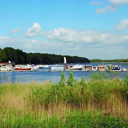 شقة In Der Mecklenburger Seenplatte, Cleaning Included *
